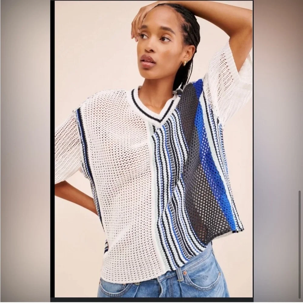 BDG UO Domino white‎ blue black crochet sweater top tee shirt Size Medium new